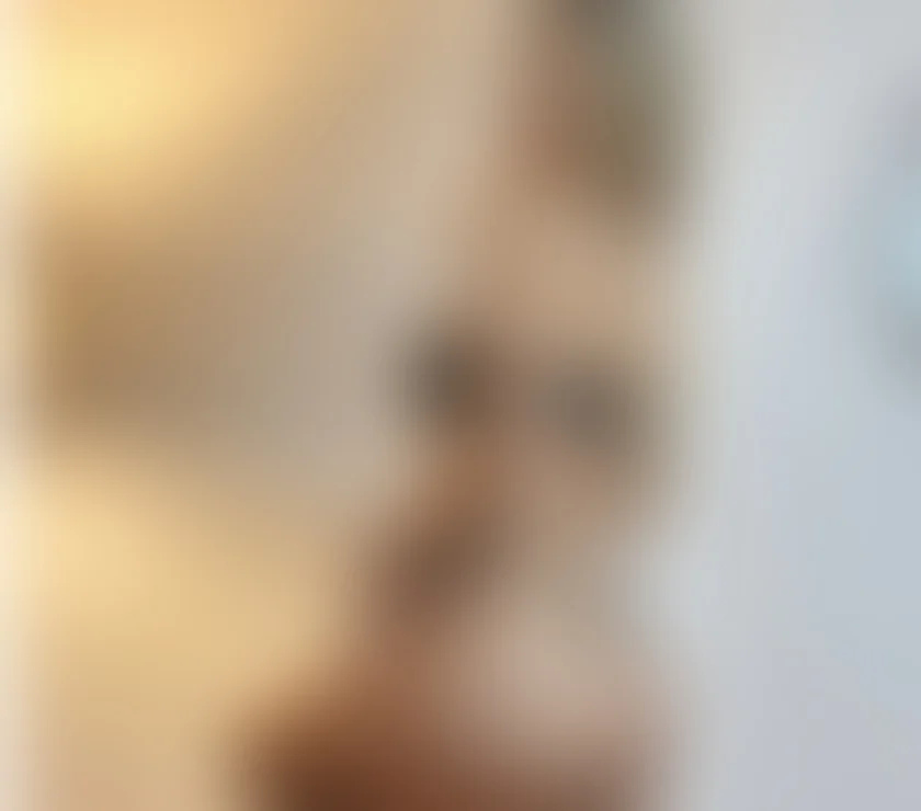 Photo preview 1 (blurred)